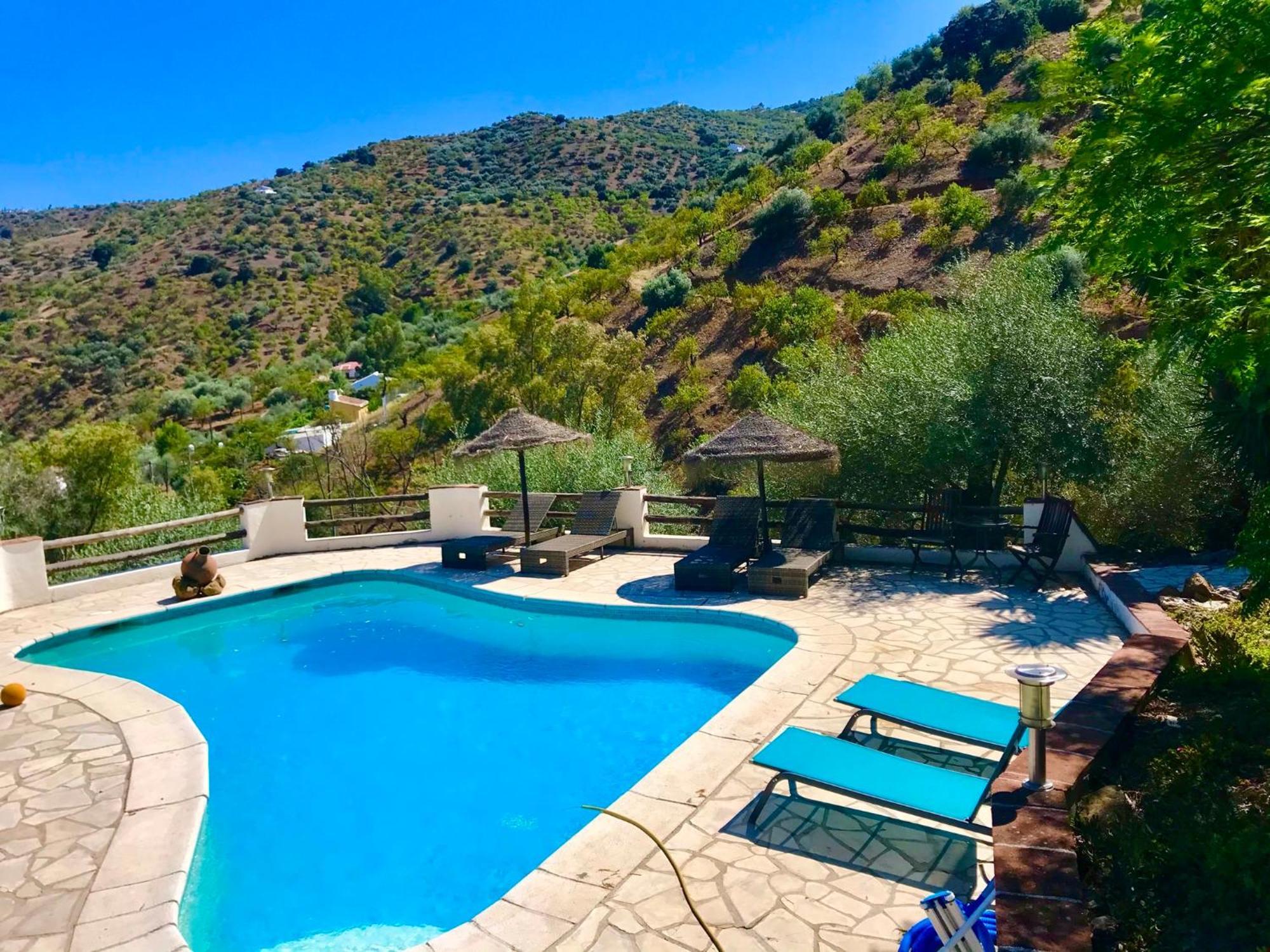 Cortijo Cuscurro Villa Riogordo ภายนอก รูปภาพ